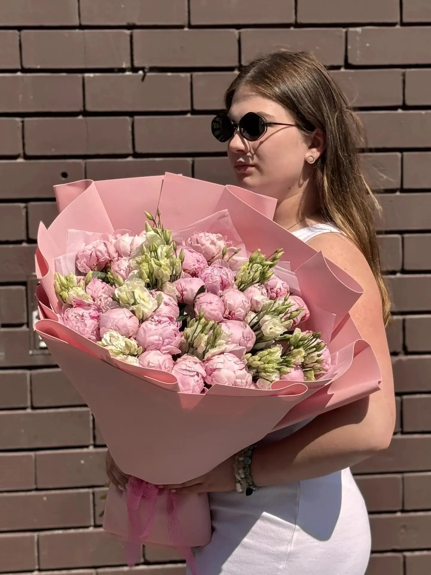 27 пионов и эустома — слайд 1